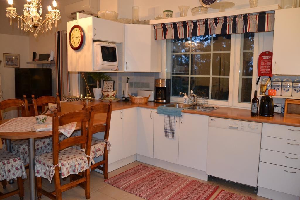Villa Linnunlaulu Loparo Habitación foto